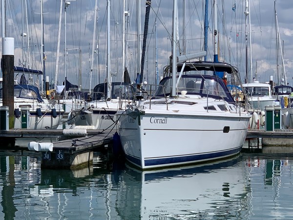 Bow profile of whole boat