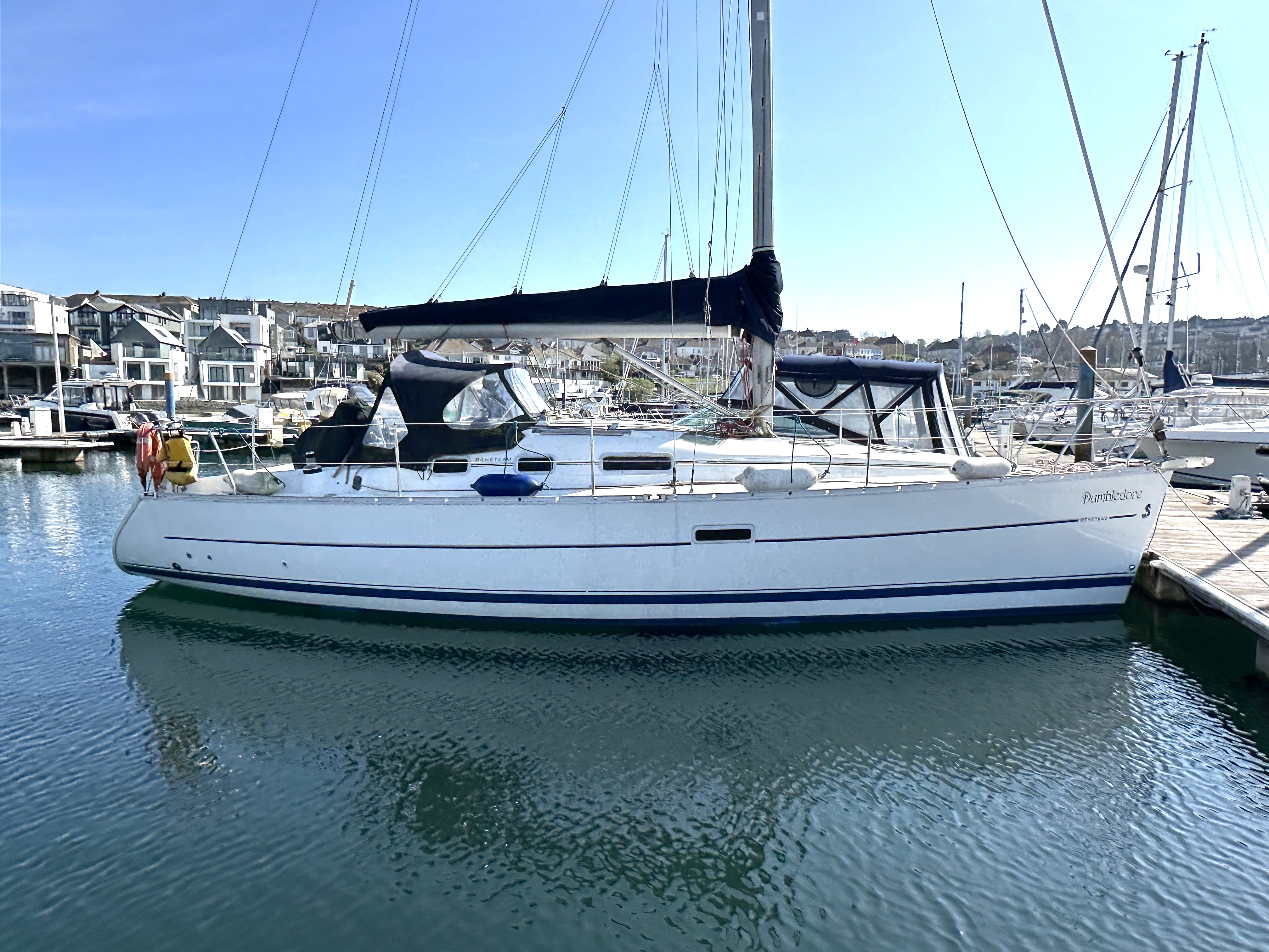 2005 Beneteau Oceanis 323