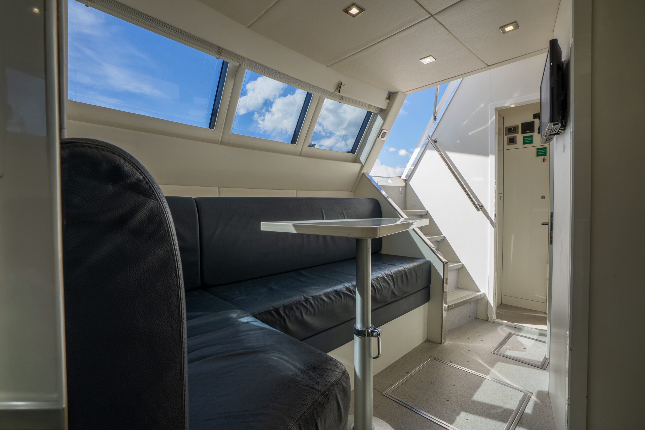 Sunseeker 28 Metre Yacht for sale - crew mess