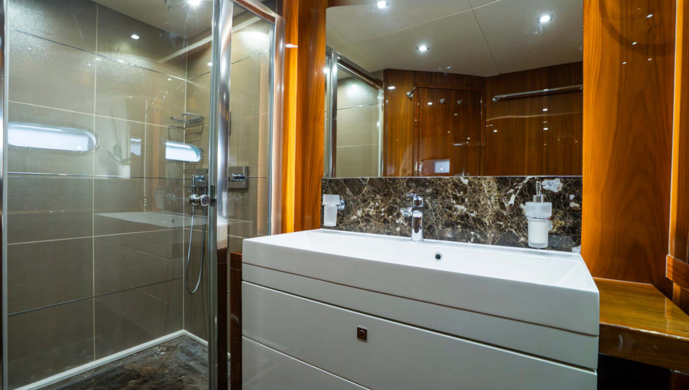 2015 Sunseeker 28 Metre Yacht for sale - owner cabin shower