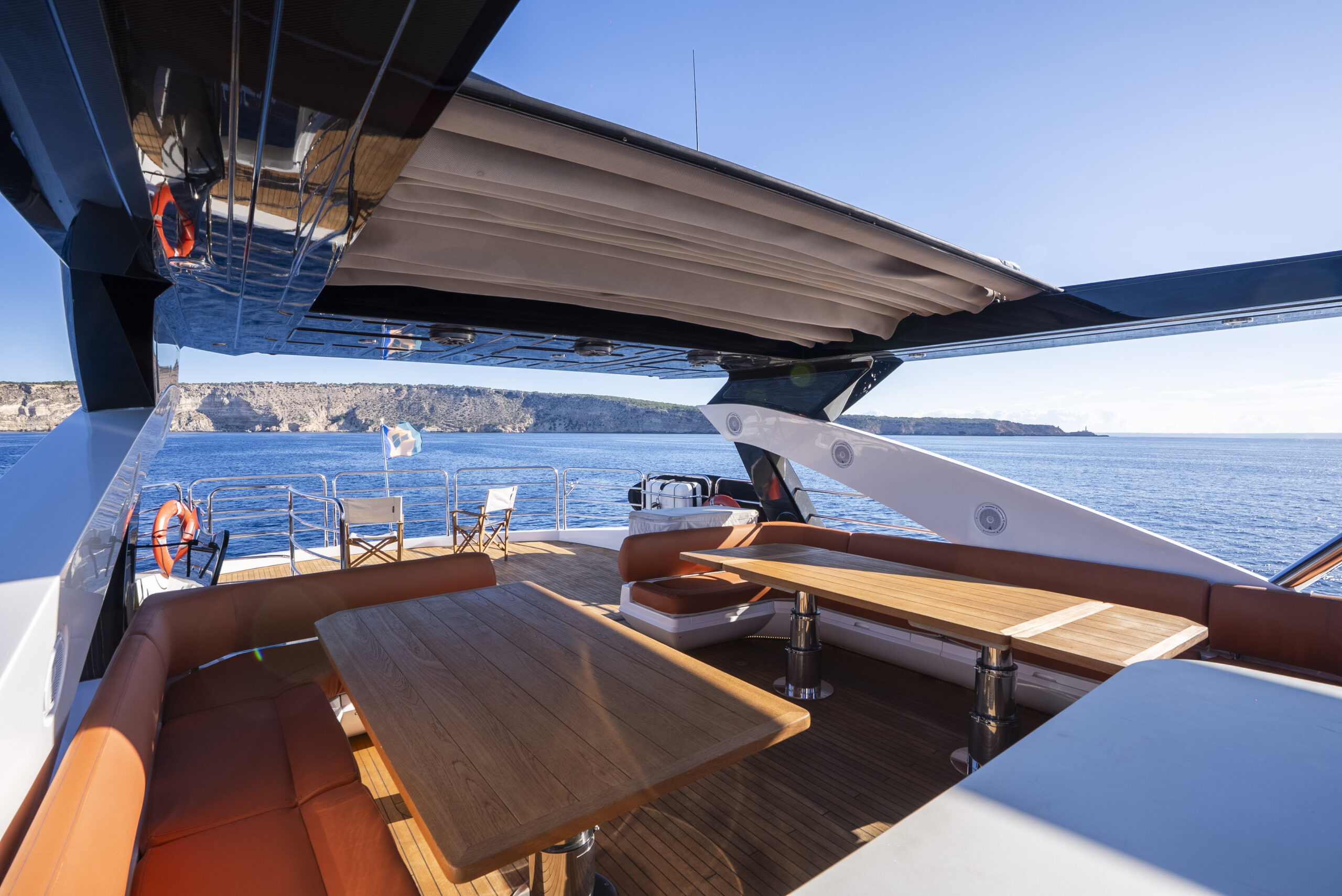 Sunseeker 28 Metre Yacht for sale - flybridge aft