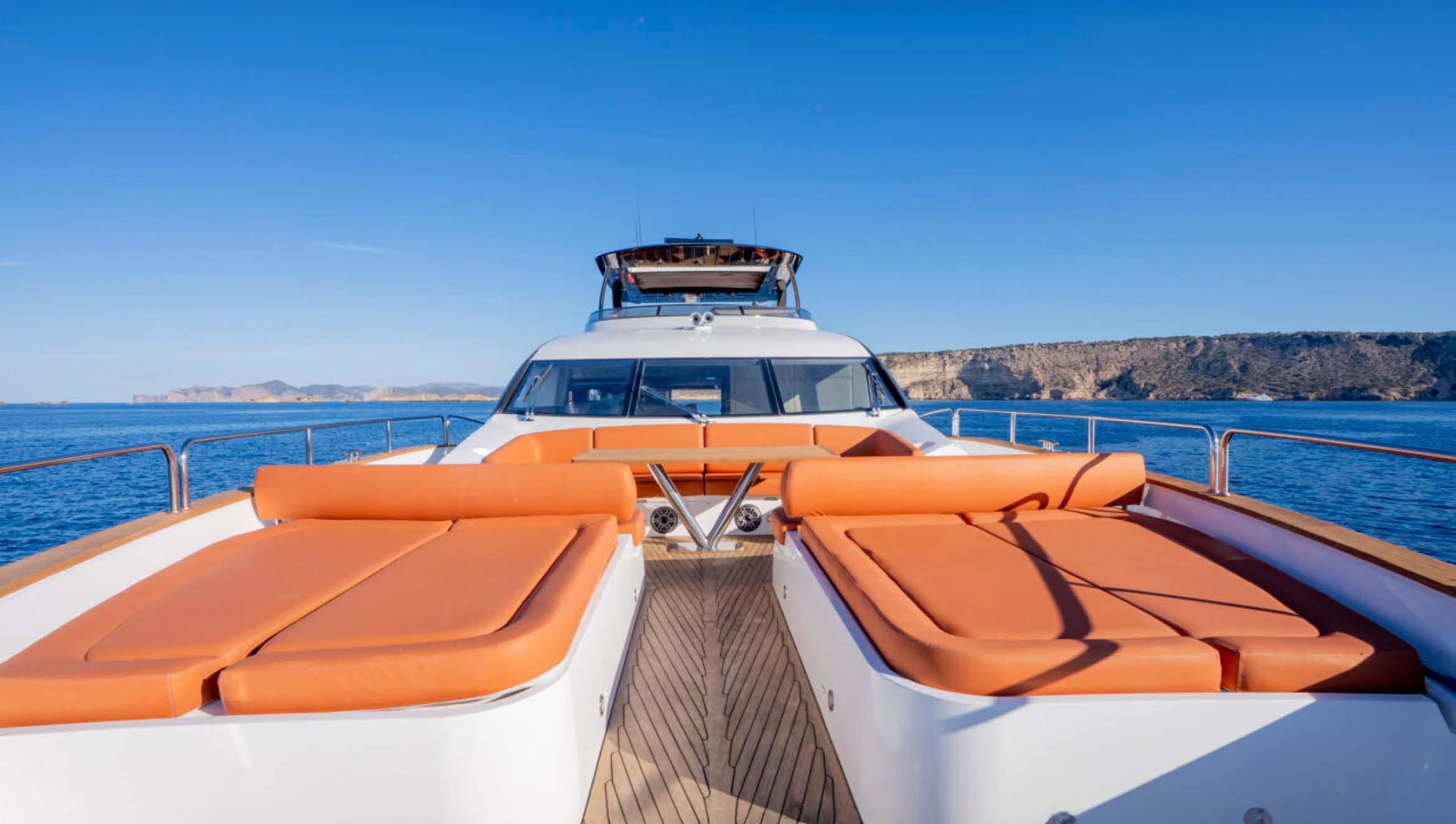 2015 Sunseeker 28 Metre Yacht for sale - foredeck