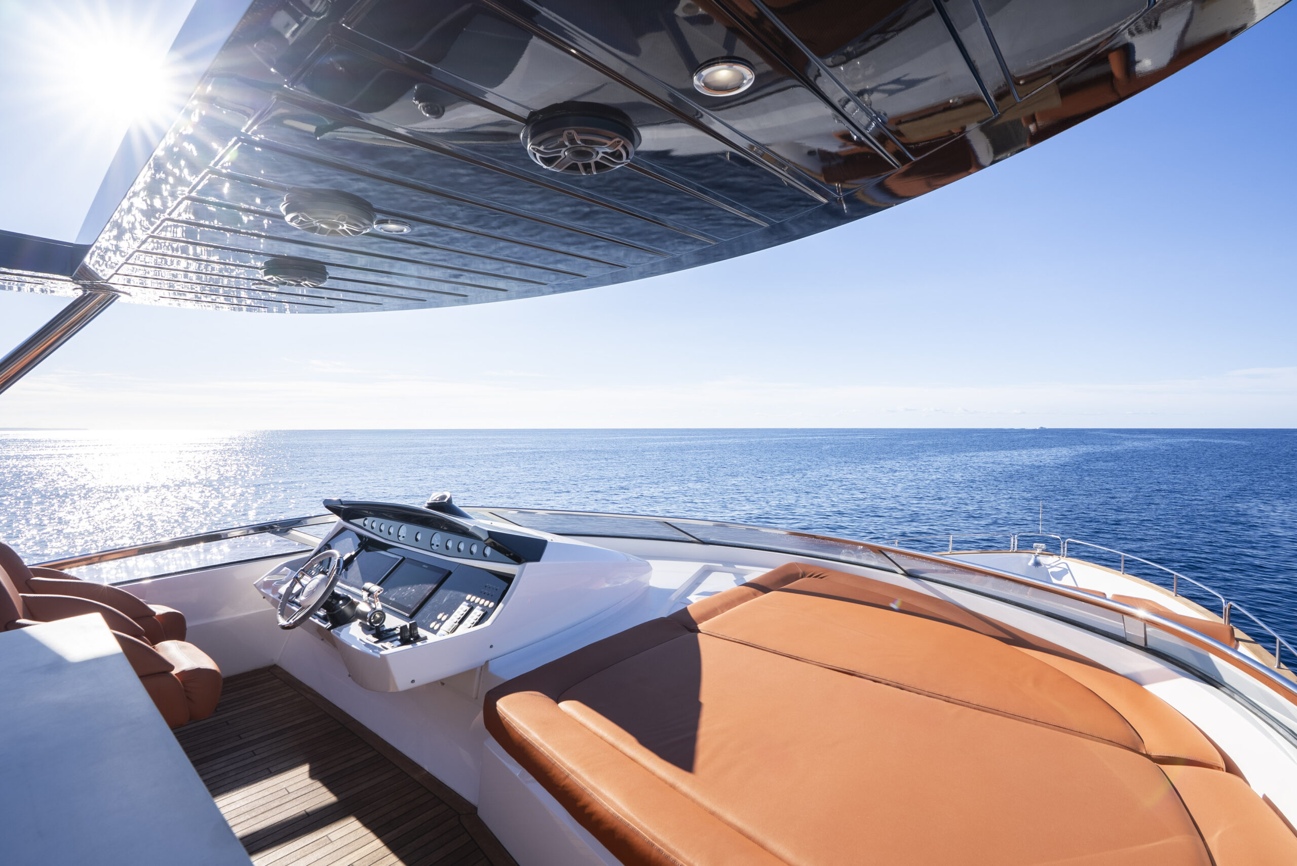 Sunseeker 28 Metre Yacht for sale - flybridge fwd