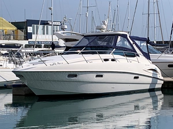 Sealine S38 Port Bow