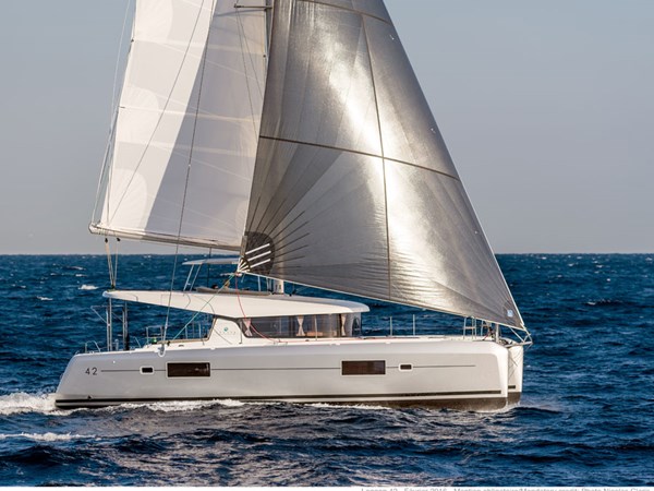 Lagoon 42