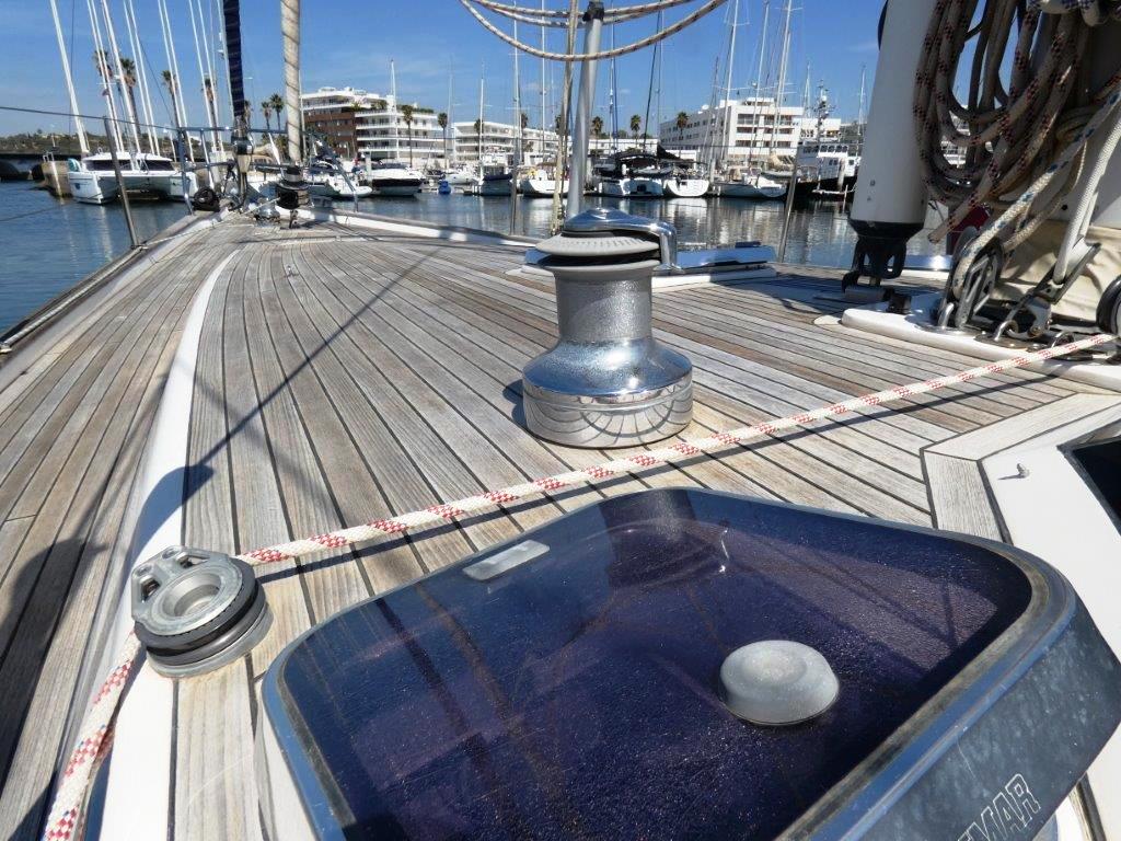 The Ultimate Crossover Watercraft Features An Open Bow Convertible Cabin Spacious Rear Deck And A Fully Enclosed Head R Camper Boat House Boat Water Crafts