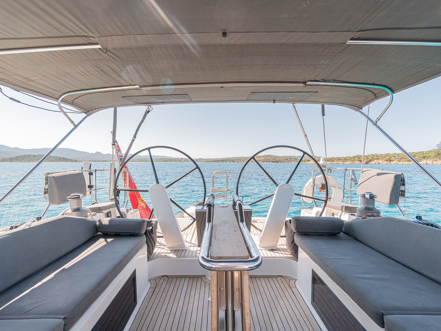 Hanse 545 cockpit