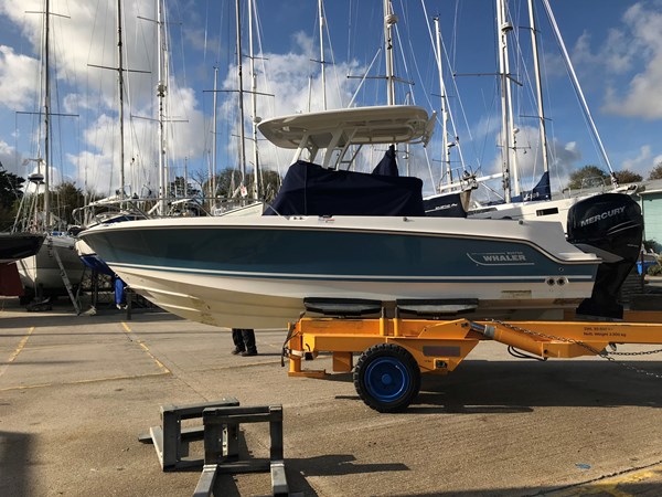 2017 Boston Whaler 230 Outrage