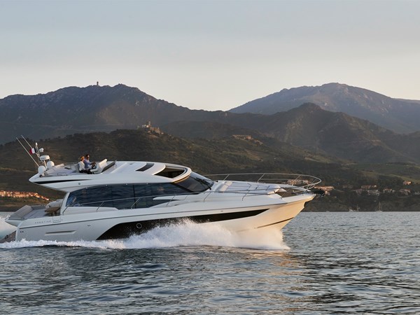 2020 Prestige 590 S