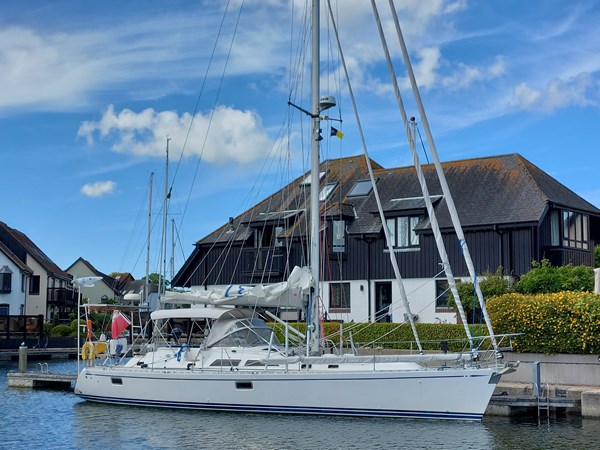 2001 Hylas 46