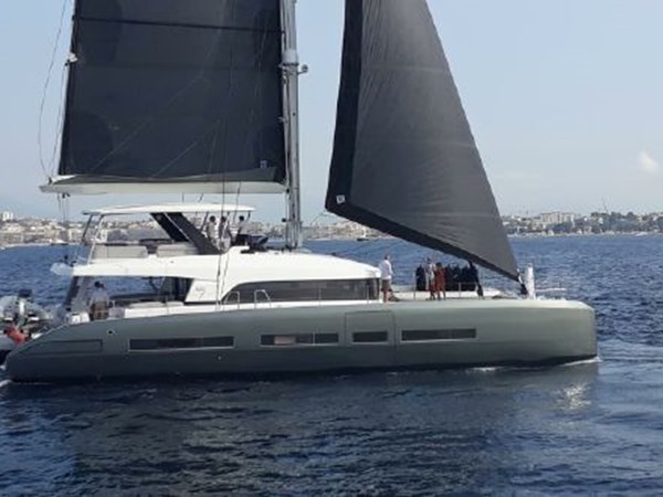 Lagoon Seventy 7