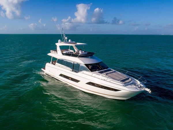 2017 Prestige 680 Flybridge