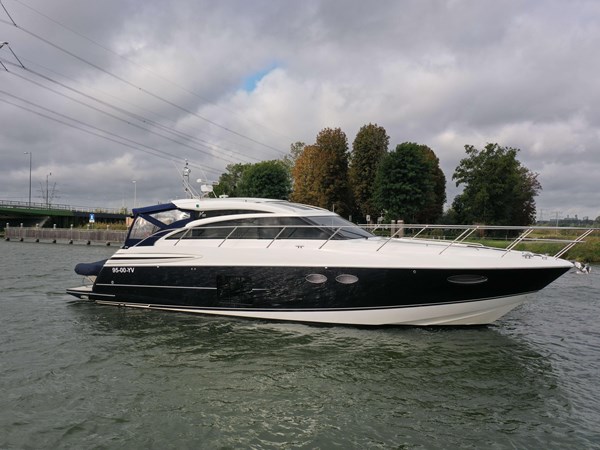 2012 Princess V52