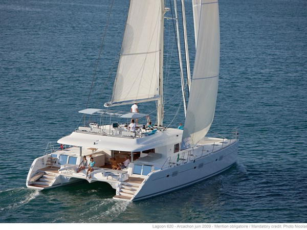 Lagoon 620- 6 cabin