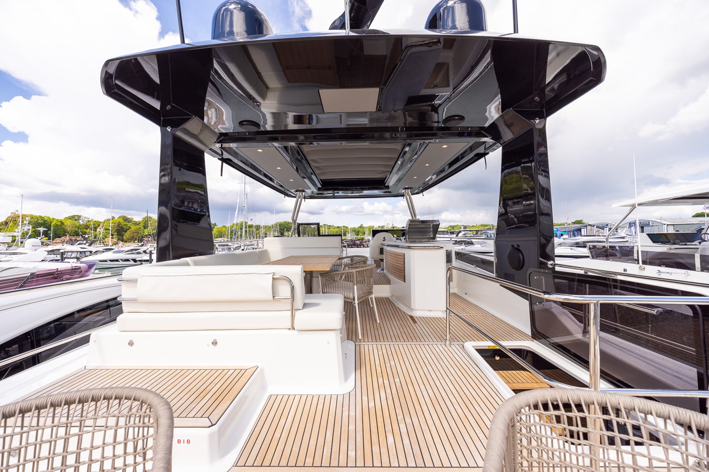 Beneteau Grand Trawler 63 Flybridge
