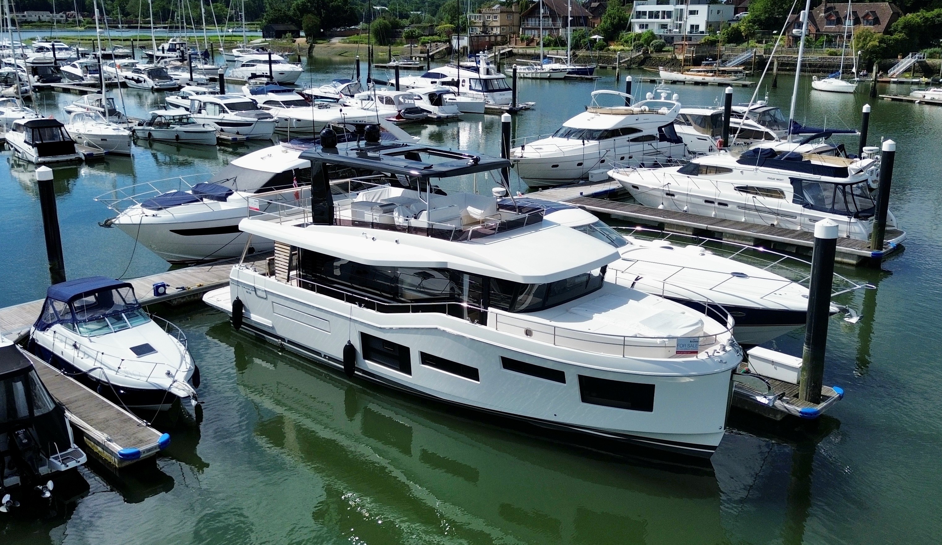 Beneteau Grand Trawler 63