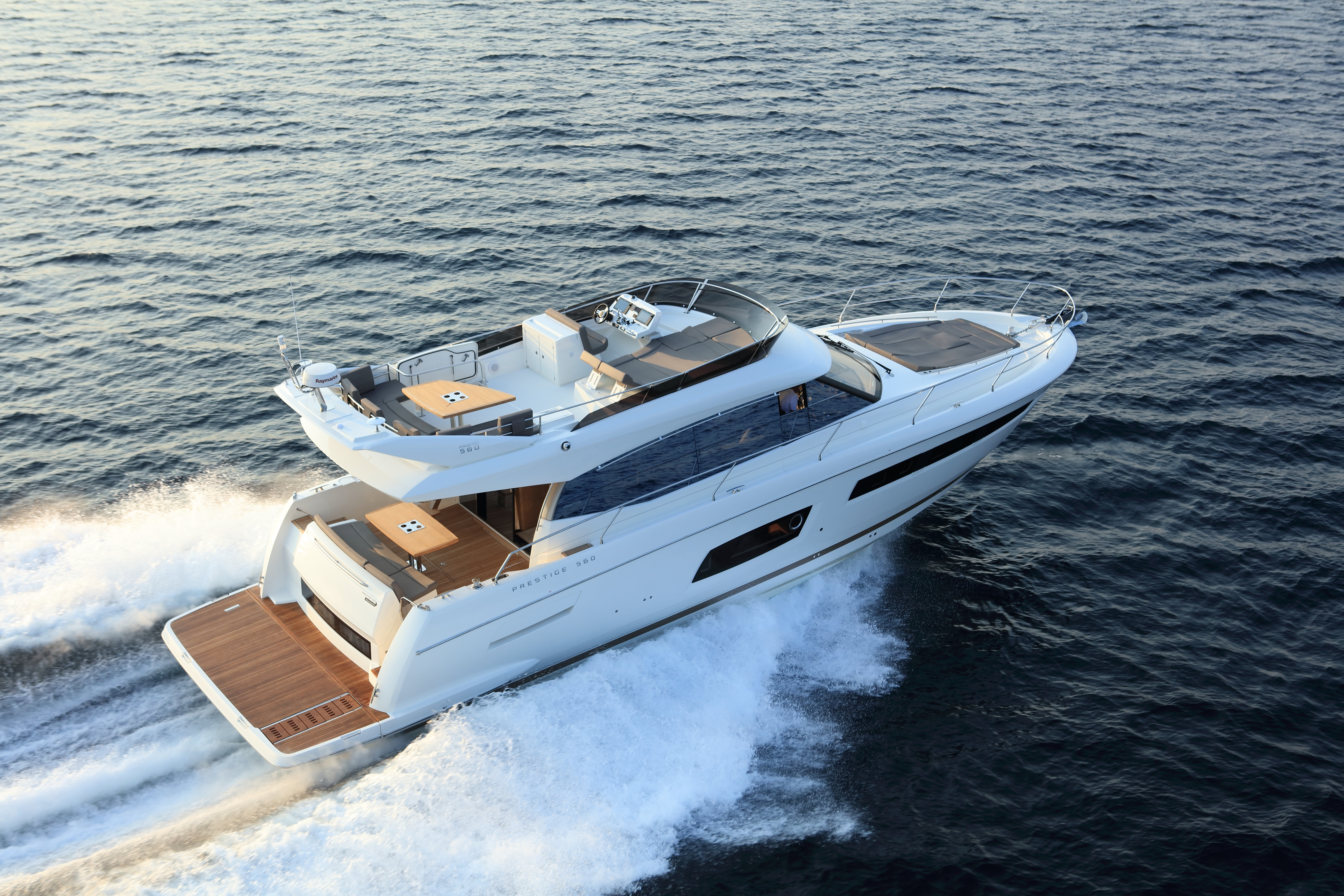 Prestige 560 Flybridge