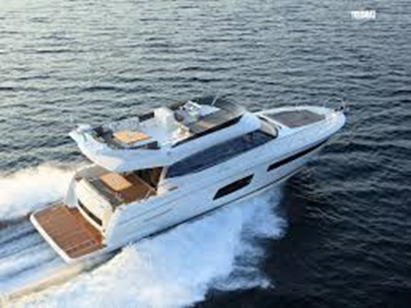 2017 Prestige 560 Flybridge