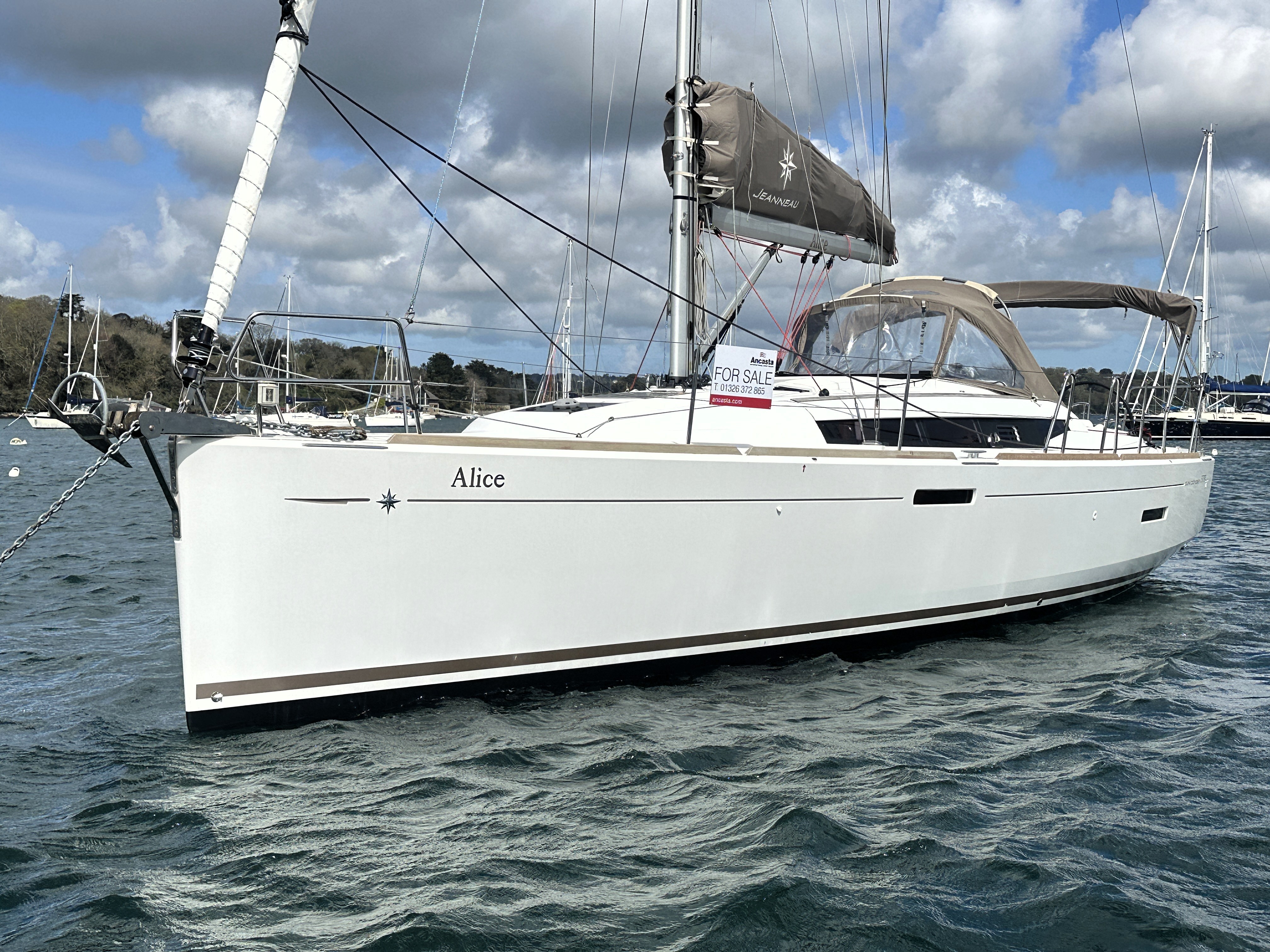 2015 Jeanneau Sun Odyssey 379