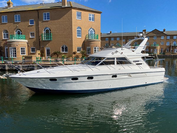 Fairline 43