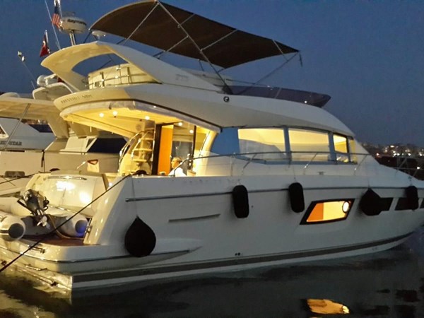 Prestige 500 at berth