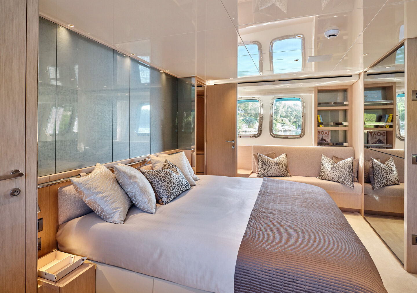 Sanlorenzo SX76 Owner's Cabin