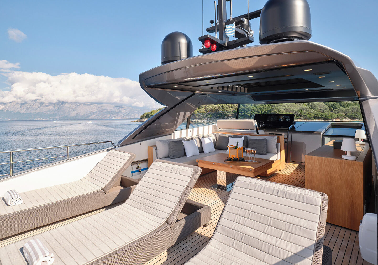 Sanlorenzo SX76 Flybridge