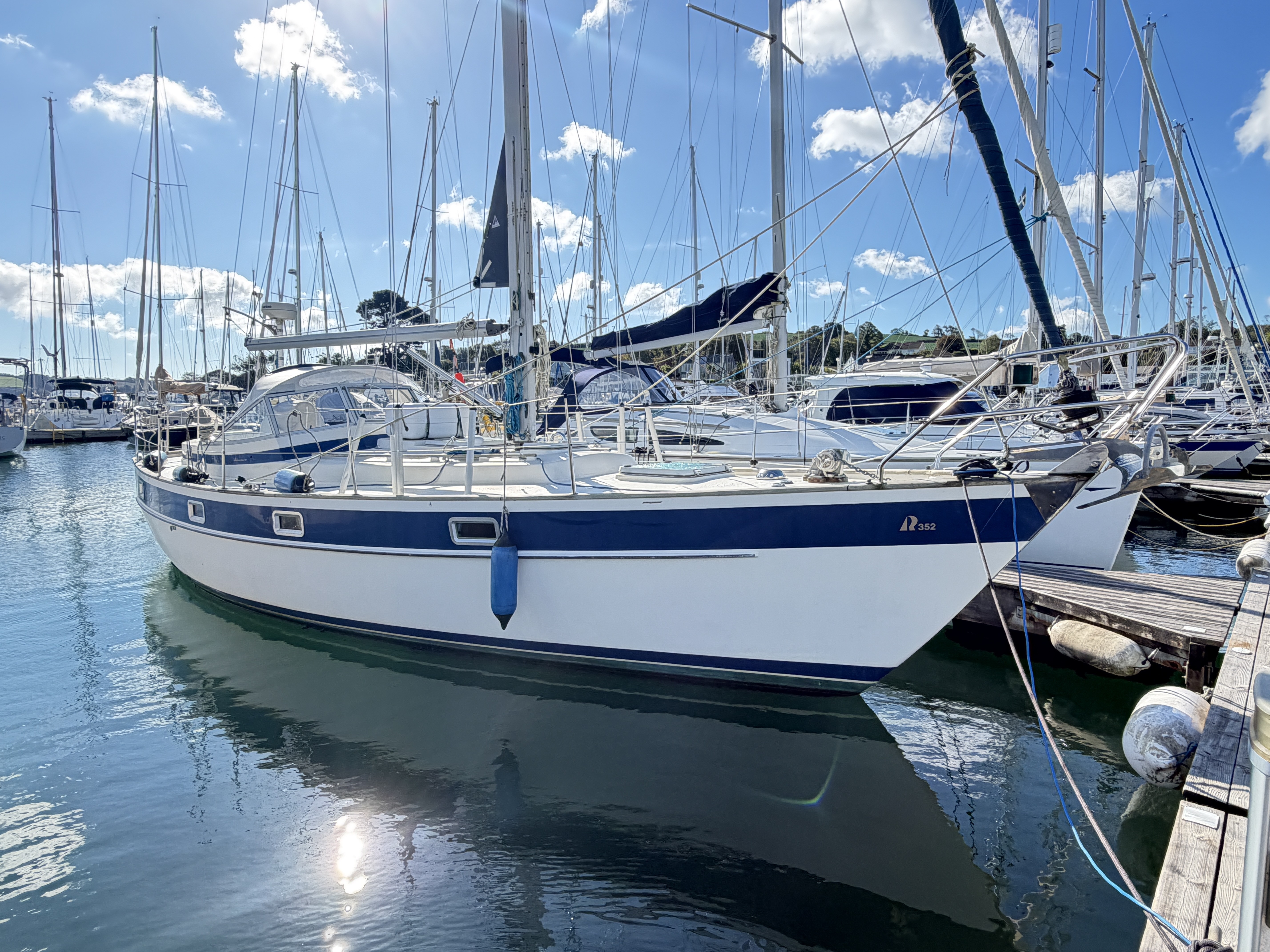 1990 Hallberg Rassy 352
