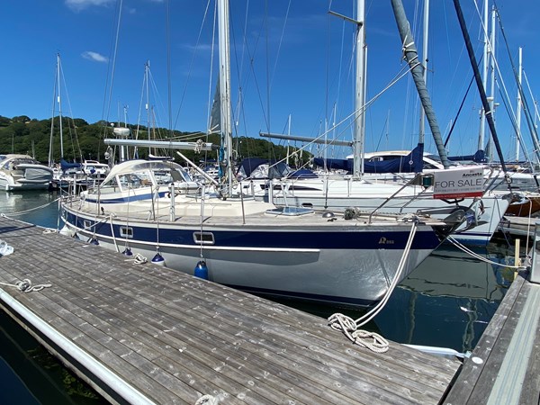 Hallberg Rassy 352