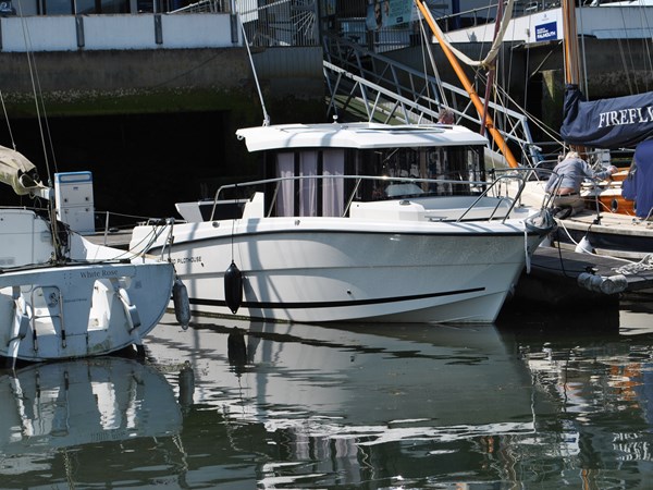 2018 Parker 800 Pilot House