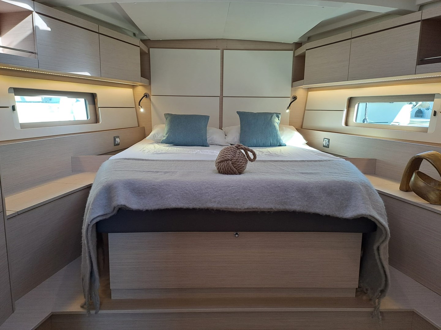 2022 Beneteau Oceanis 46.1 for sale - Master cabin