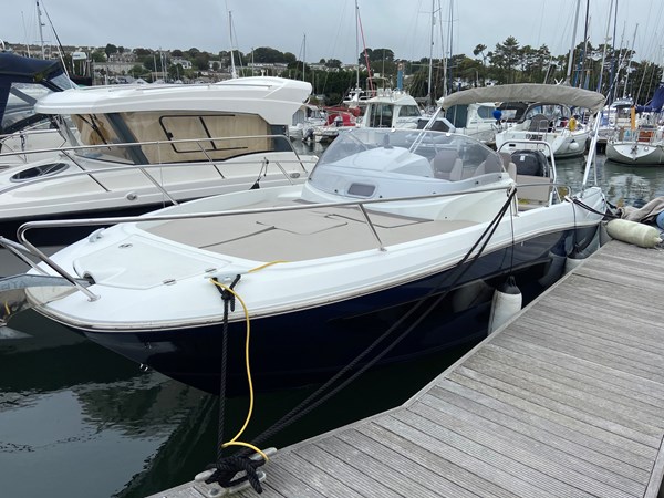 2015 Jeanneau Cap Camarat 7.5 WA