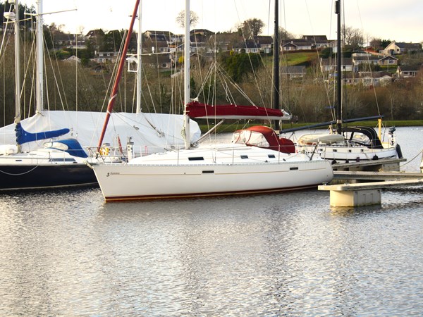 Beneteau-Oceanis-331-1.JPG