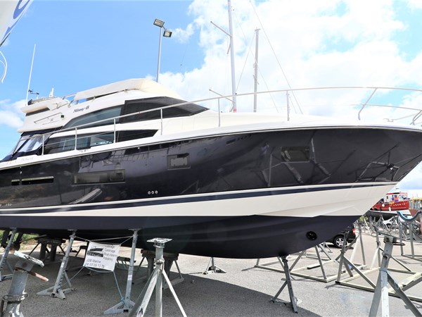Fairline Squadron 42