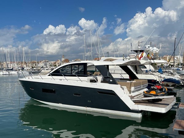 2012 Sealine SC42