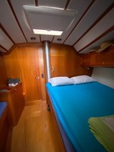 2000 Sweden Yachts 45 For Sale Forward cabin bed
