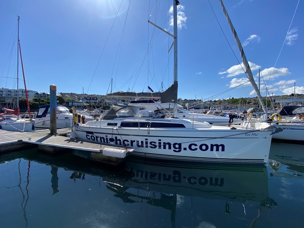 2017 Bavaria 33 Cruiser