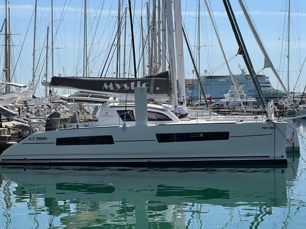Catana 47