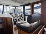 Beneteau Swift Trawler 34 Helm