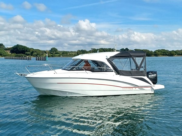 2018 Beneteau Antares 7
