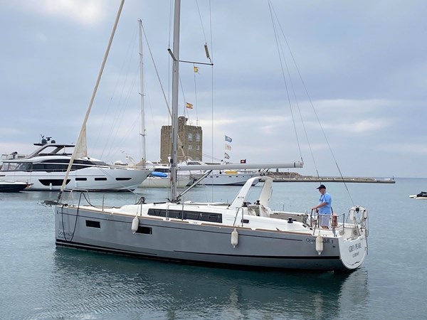 Beneteau Oceanis 38.1 Grey Pearl