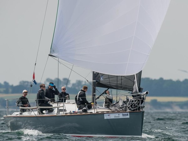 1998 Broeker 33