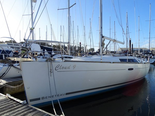 Beneteau Oceanis 37