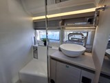 Jeanneau NC37 - Shower