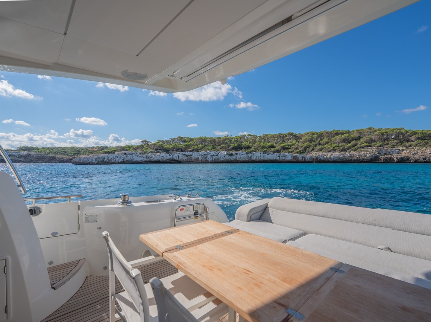 Prestige 520 Flybridge - Cockpit