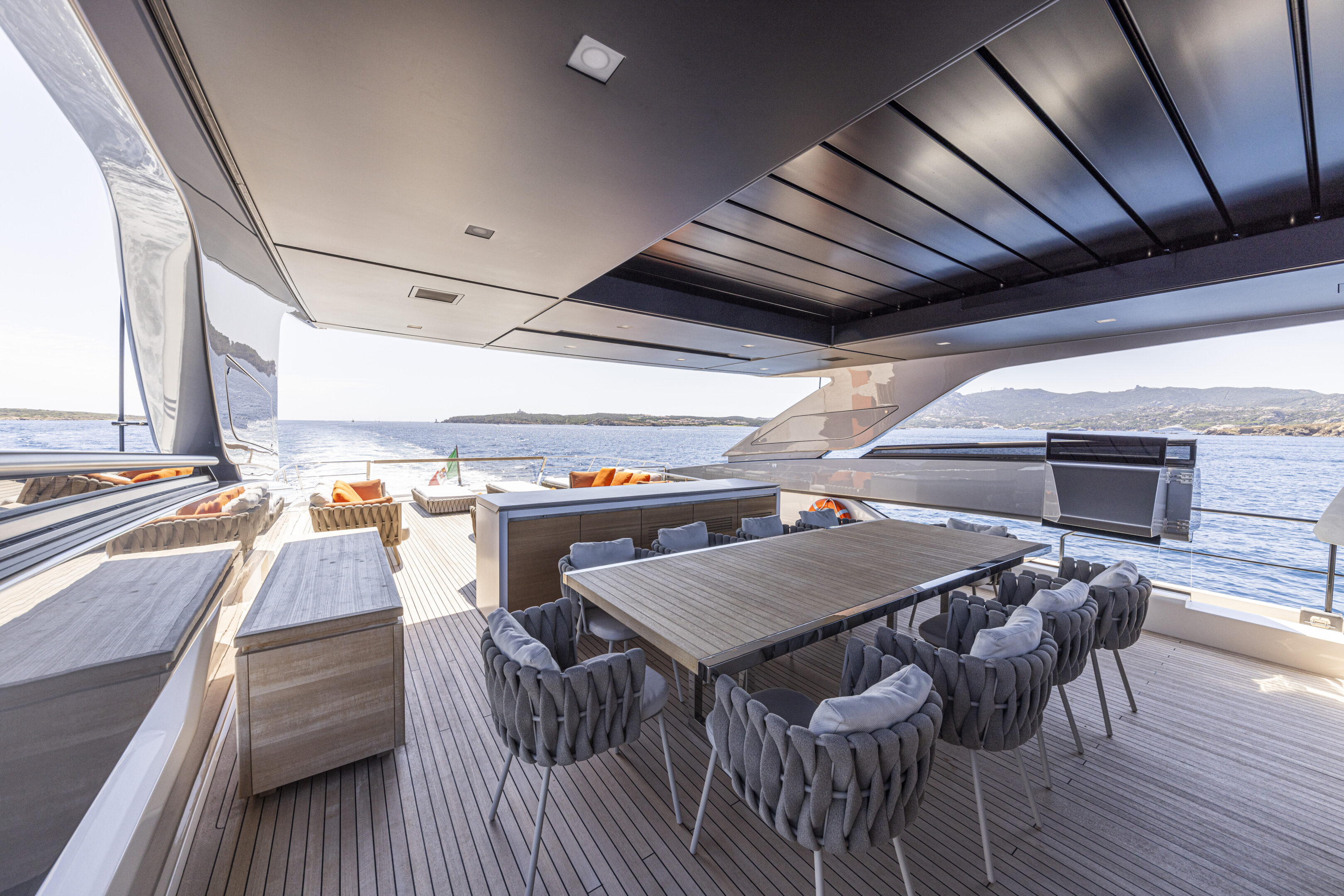 SL120a Blue Angel exterior flybridge dining