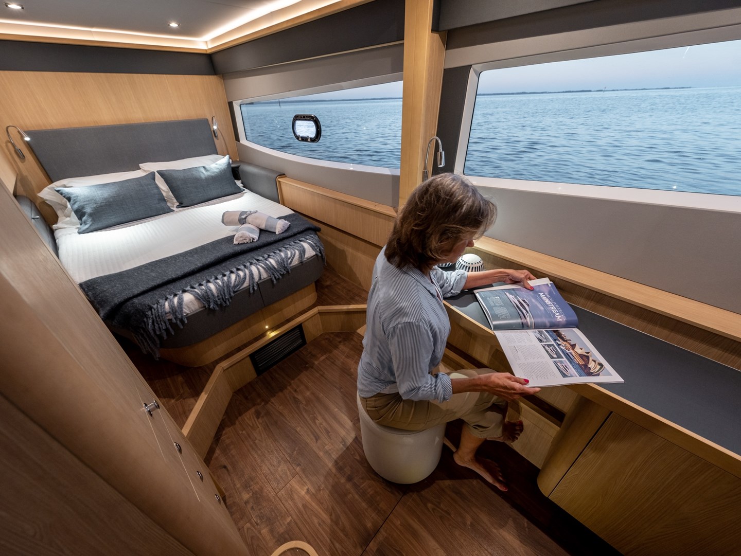 Aquila 42 port cabin