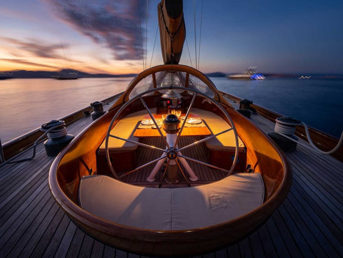 SAVANNAH - cockpit helm