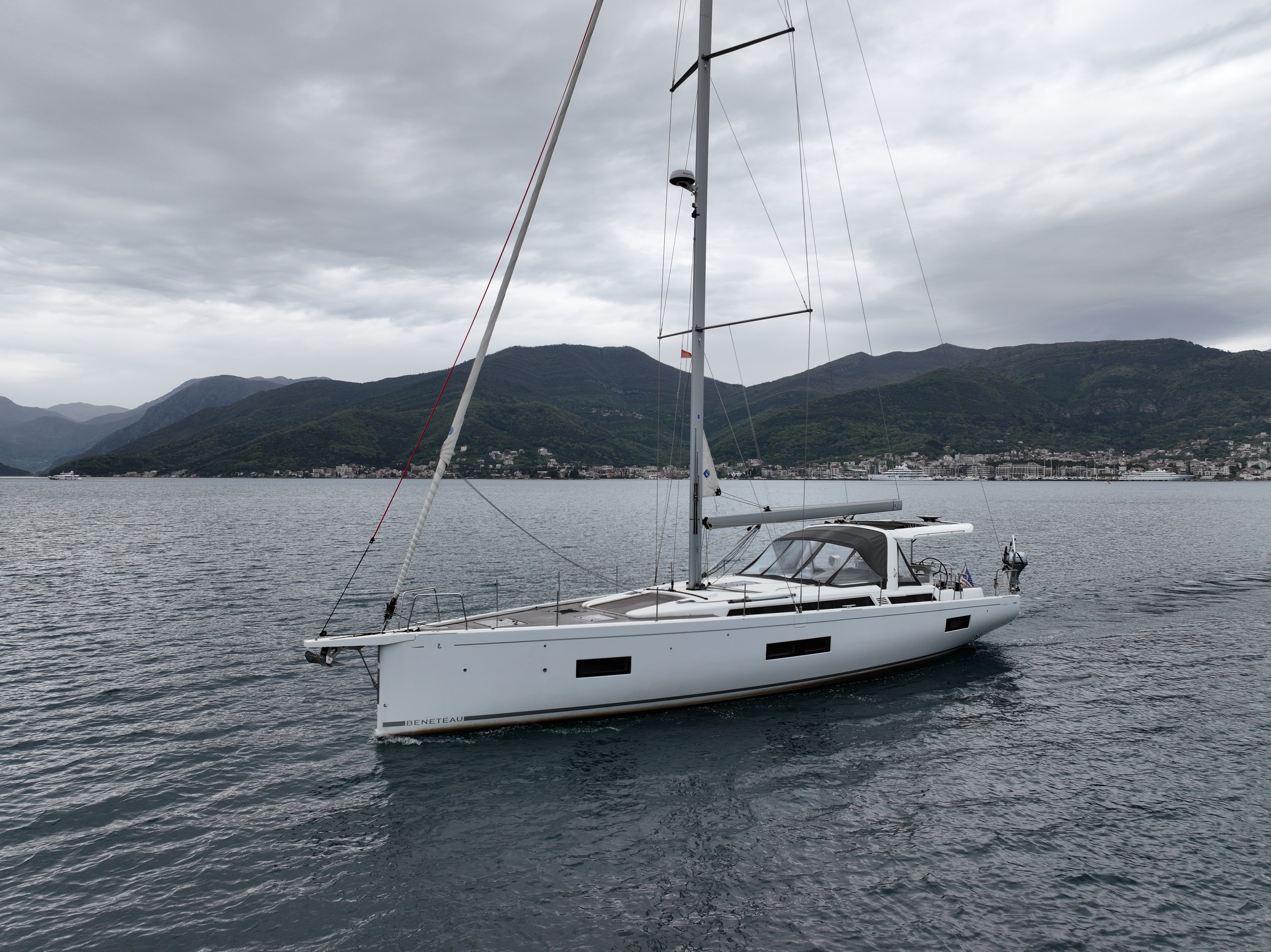 Beneteau Oceanis Yacht 54