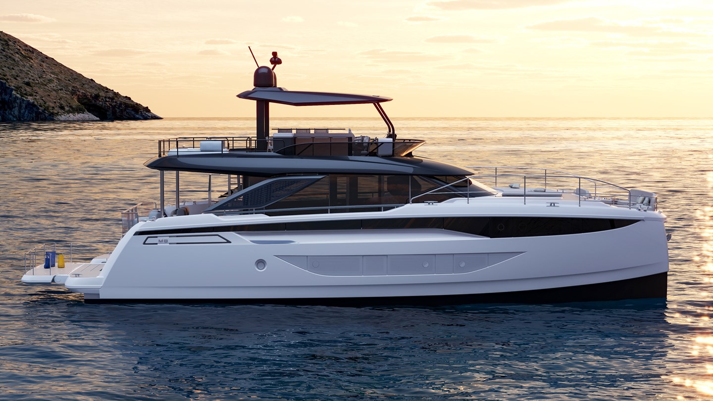 Prestige M8 - Afloat